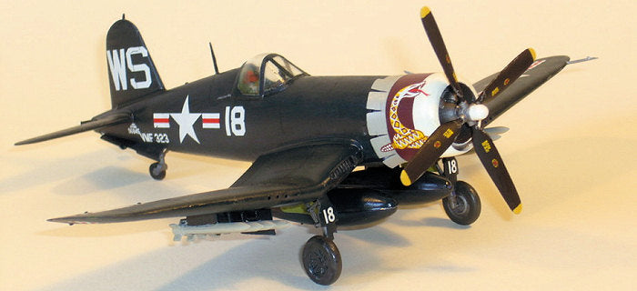 Trumpeter Hobby Boss 80218 1/72 F4U-4 'Corsair' Easy Assembly Scale Model kit