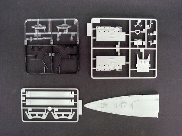 Trumpeter 04514 – 1/350 USSR Navy Sovremenny Class Project 956 Destroyer Model Kit