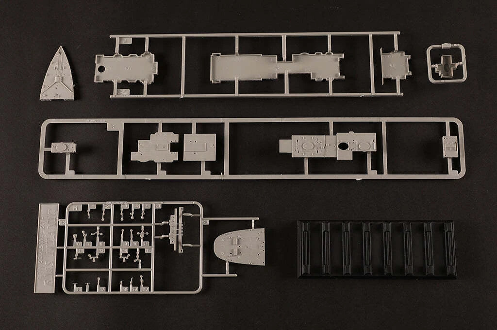 Trumpeter / Hobby Boss 83420 – 1/700 Scale R.M.S. Titanic Model Kit